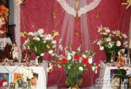 Peraleda del Zaucejo engalanada con las Cruces de Mayo 